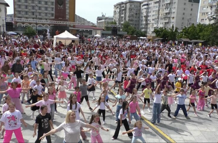 Flashmob Focșani dedicat Zilei Copilului